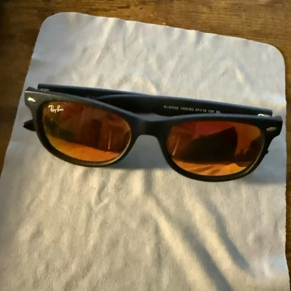 Ray-ban kid wayfarers with Red/Orange Mirror Lenses